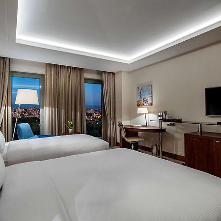 Doubletree By Hilton Istanbul Topkapi Exterior photo