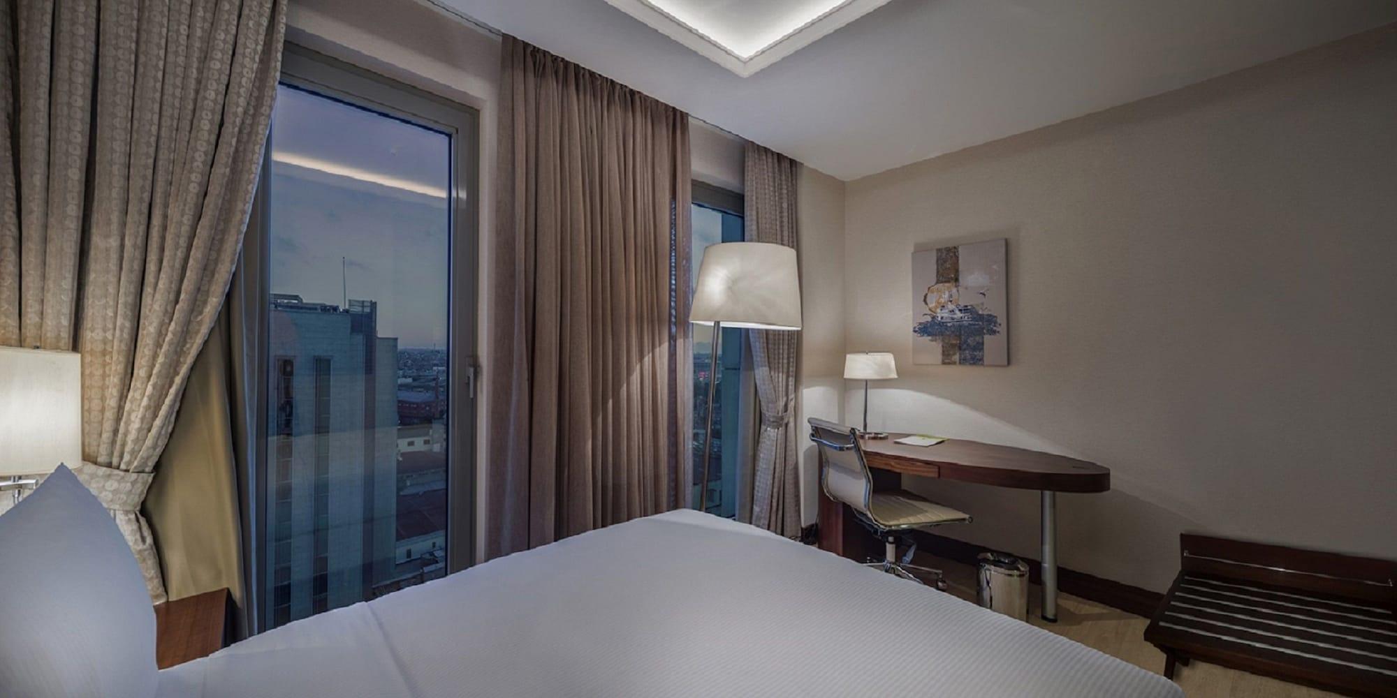 Doubletree By Hilton Istanbul Topkapi Exterior photo