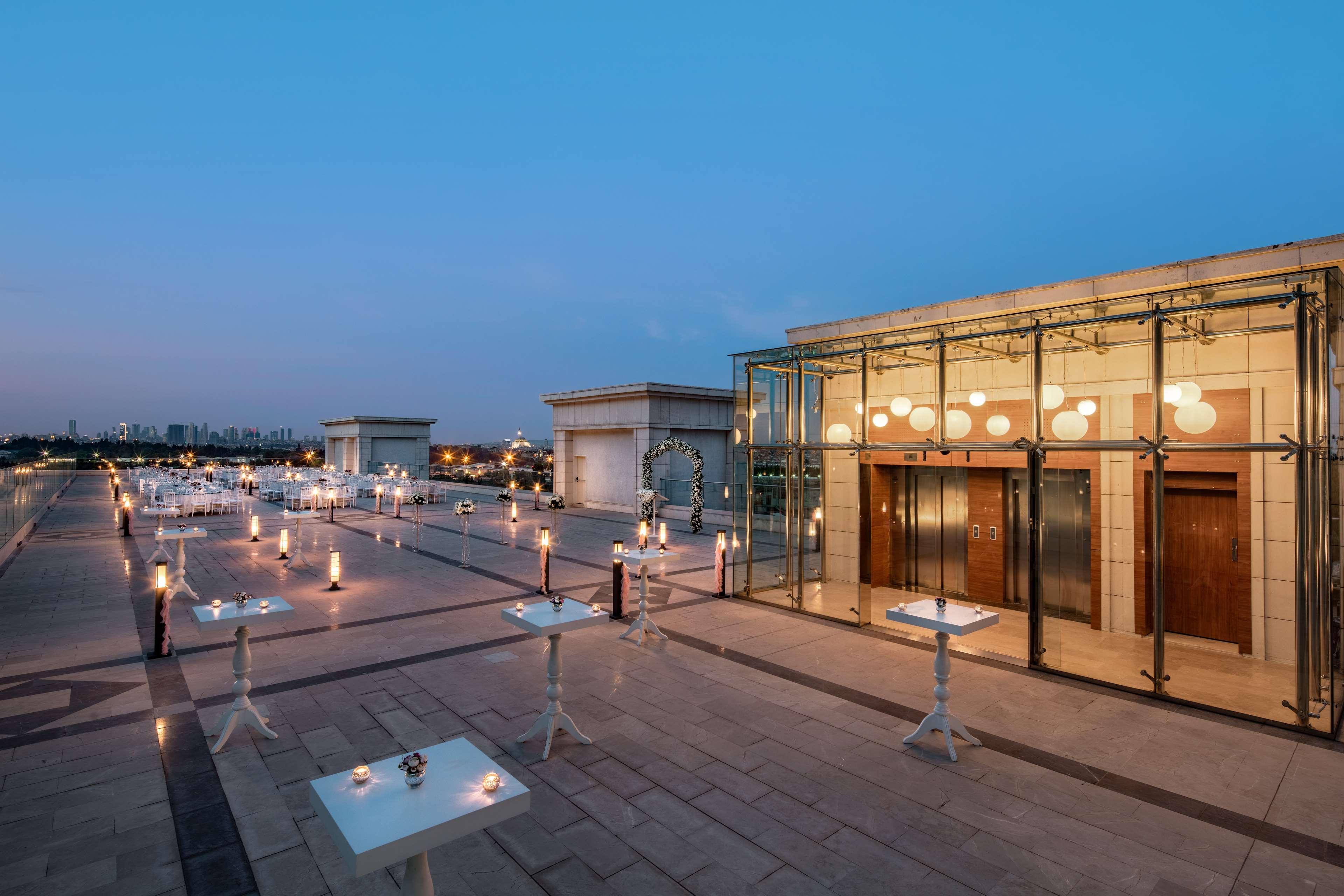 Doubletree By Hilton Istanbul Topkapi Exterior photo