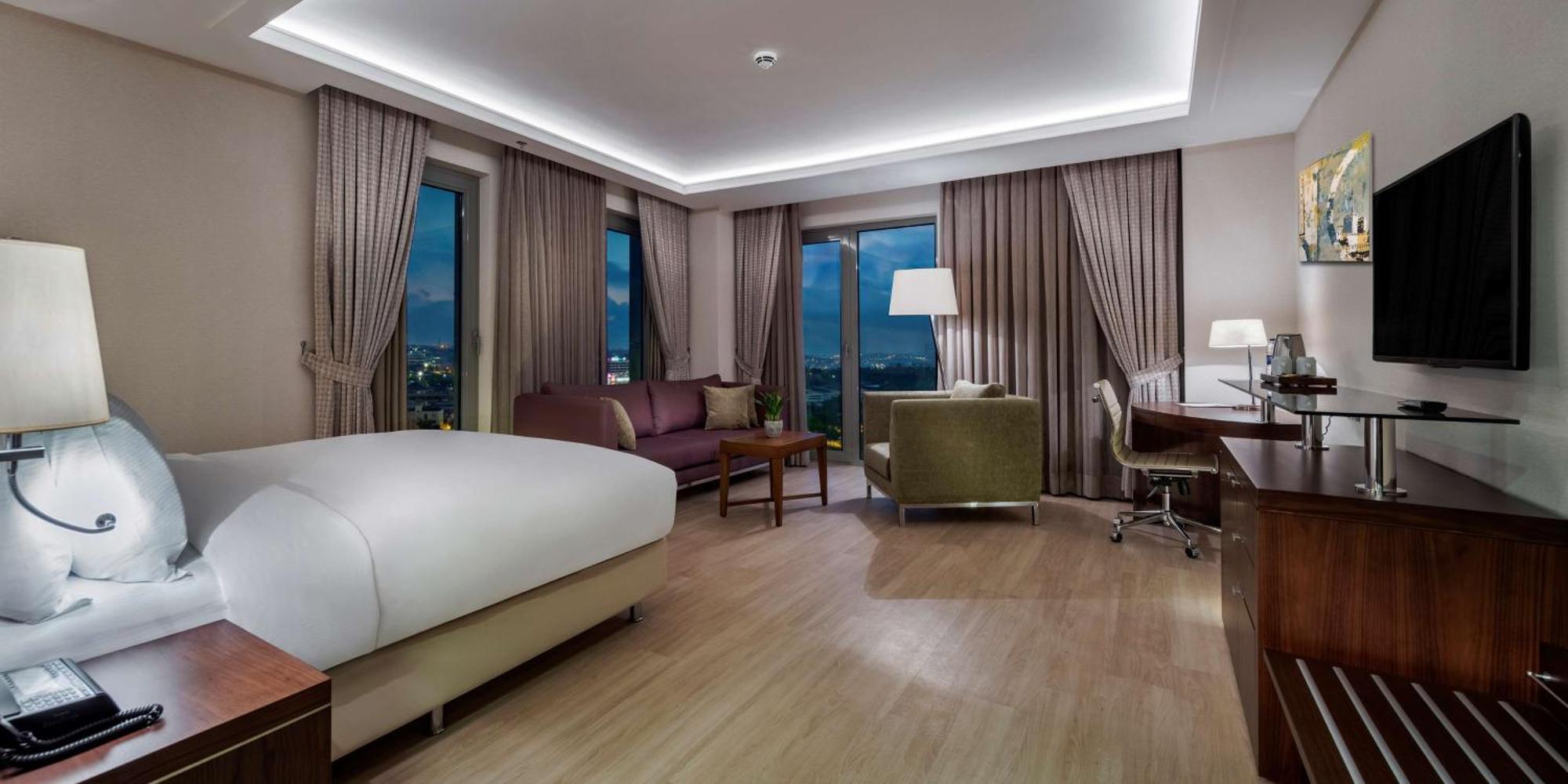 Doubletree By Hilton Istanbul Topkapi Exterior photo