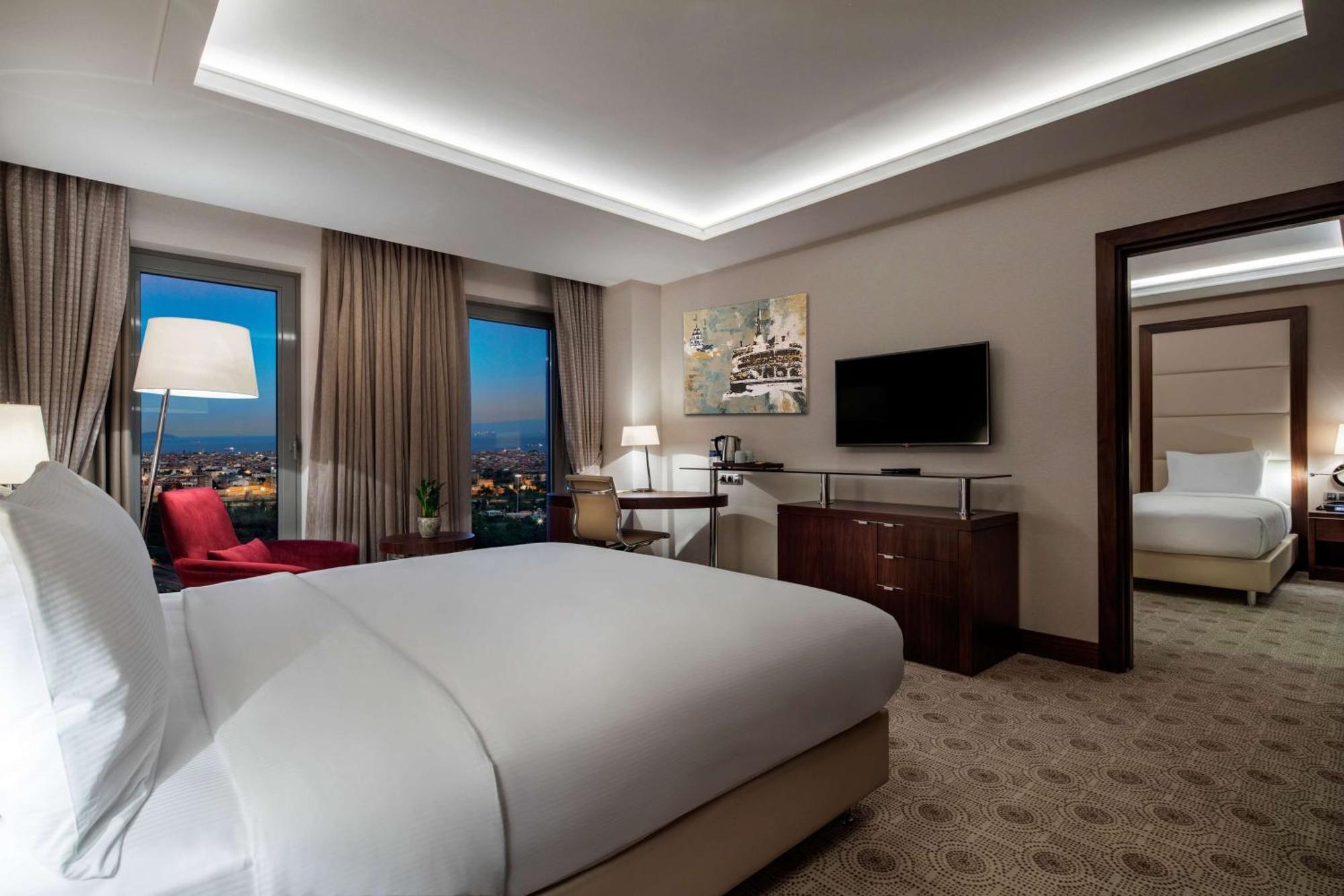 Doubletree By Hilton Istanbul Topkapi Exterior photo